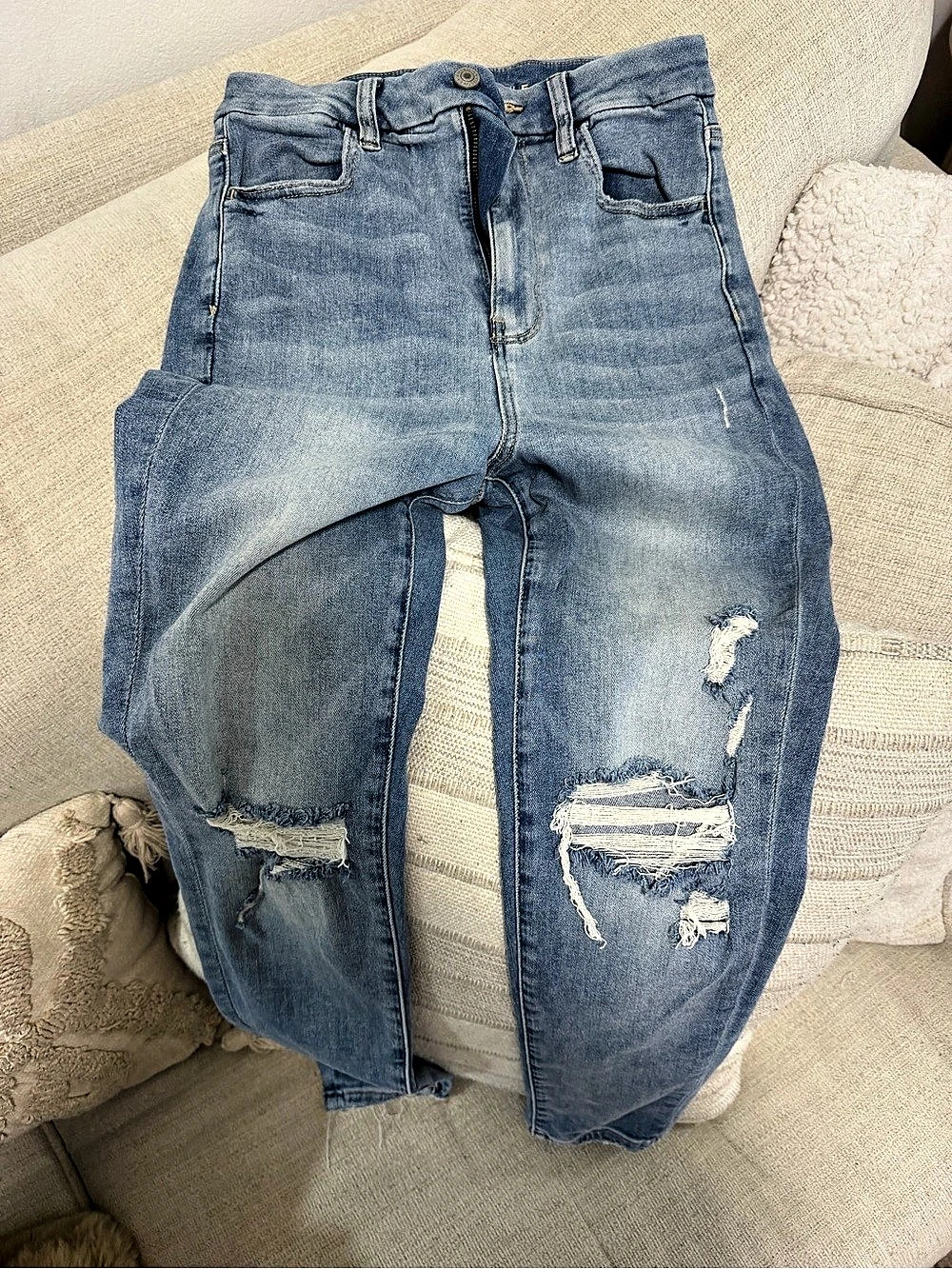 American Eagle Outfitters Distressed Blue Skinny Jeans